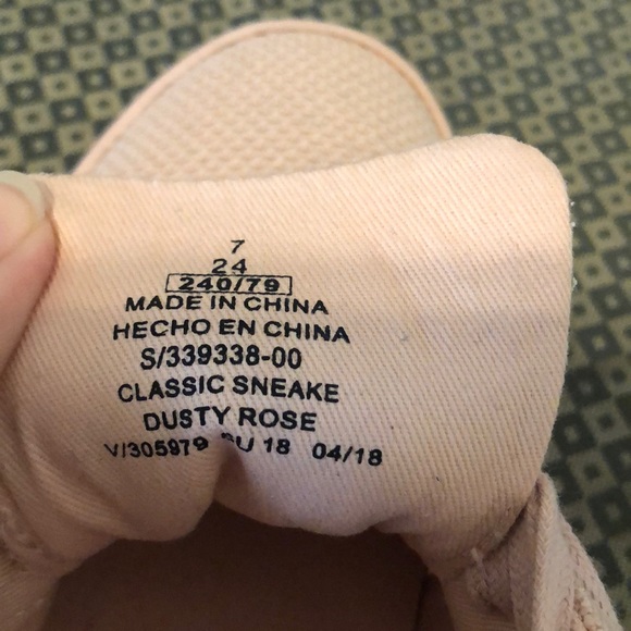 Shoes - Picture 3 of 4